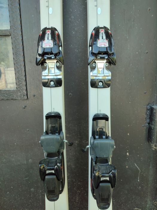 Лижі , б/у в хорошому стані