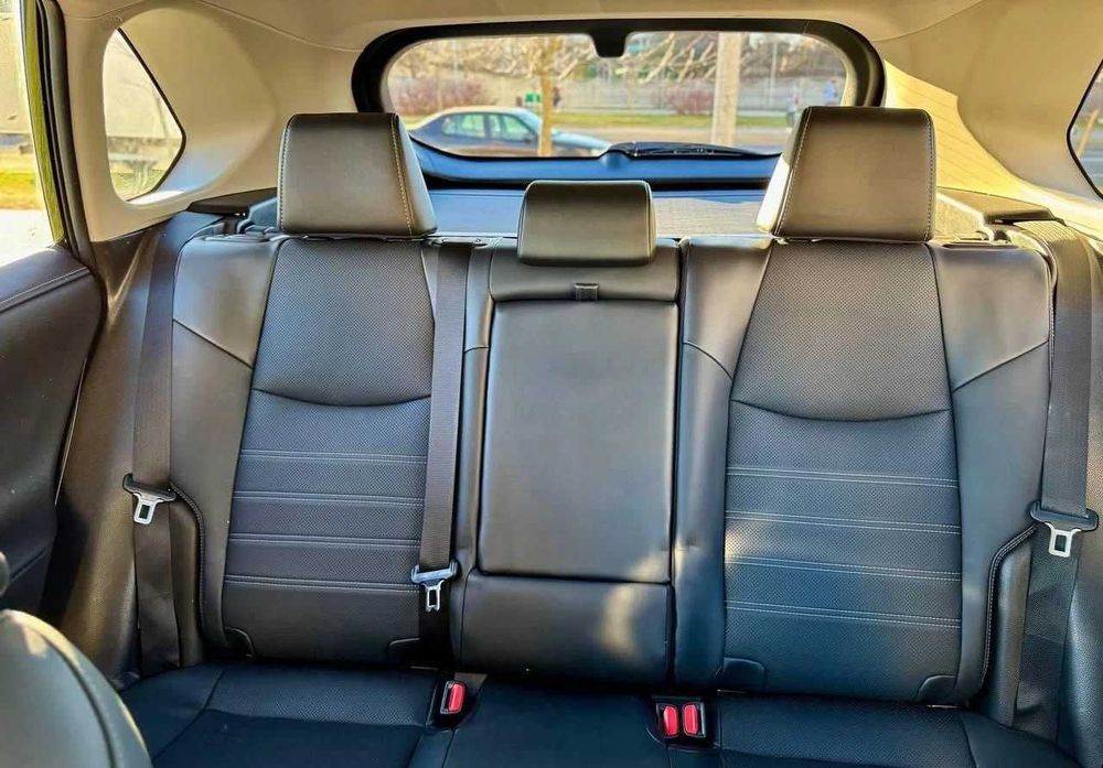 Toyota RAV4 2.5, 2021