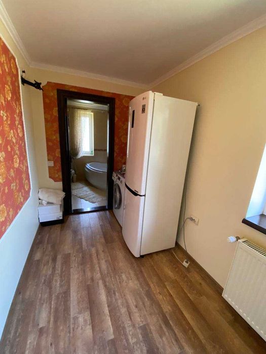 Будинок недалеко від Міста,6 соток Землі