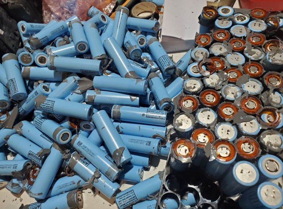 Продам якісні блоки АКБ. 13s5p li-ion 18650 LG
13s5p.48v.16ah..на 65ак