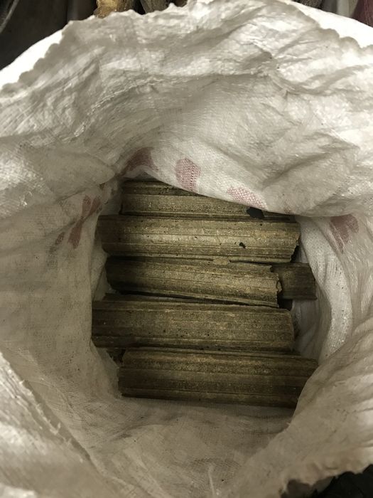 Брикет древесный пини кей  брикеты для отопления