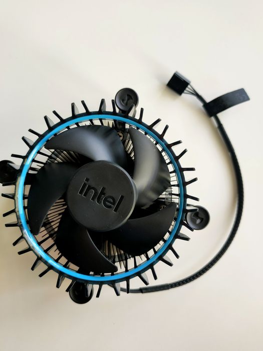 Chłodzenie procesora INTEL M23901