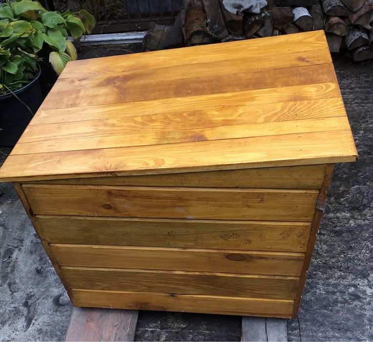 Будка  для собак, котів