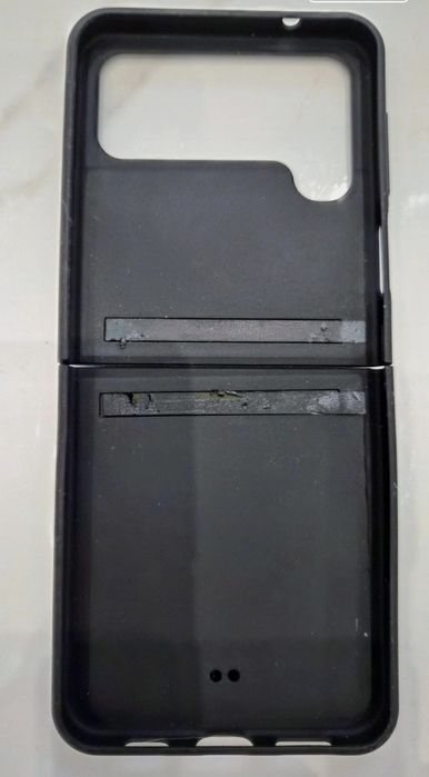 Swarovski nowe etui na Samsung Flip 4