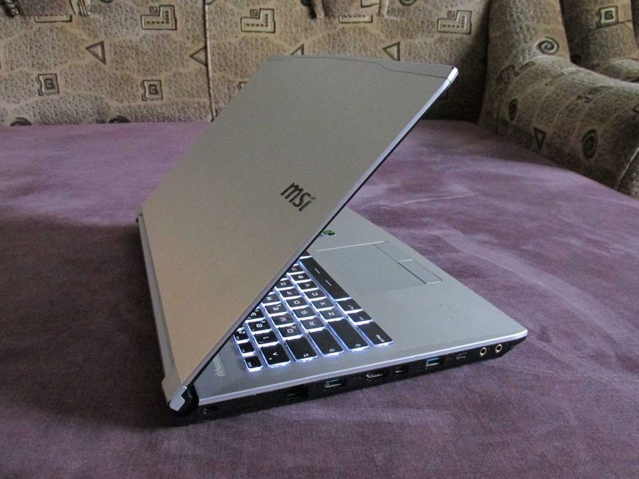 ІГРОВИЙ ТОП MSI Dominator/i7 8-ядр 3.7Ghz+Geforce GTX 4Gb+16Gb, Ноутбук