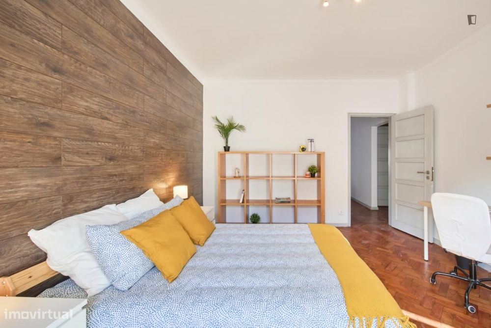 Quarto - localizado em Arroios Lisbon
