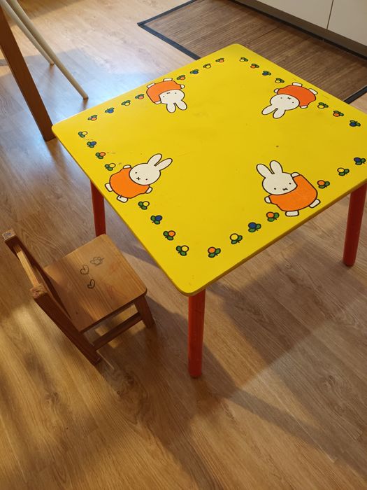 Mesa madeira Miffy e cadeira para criança