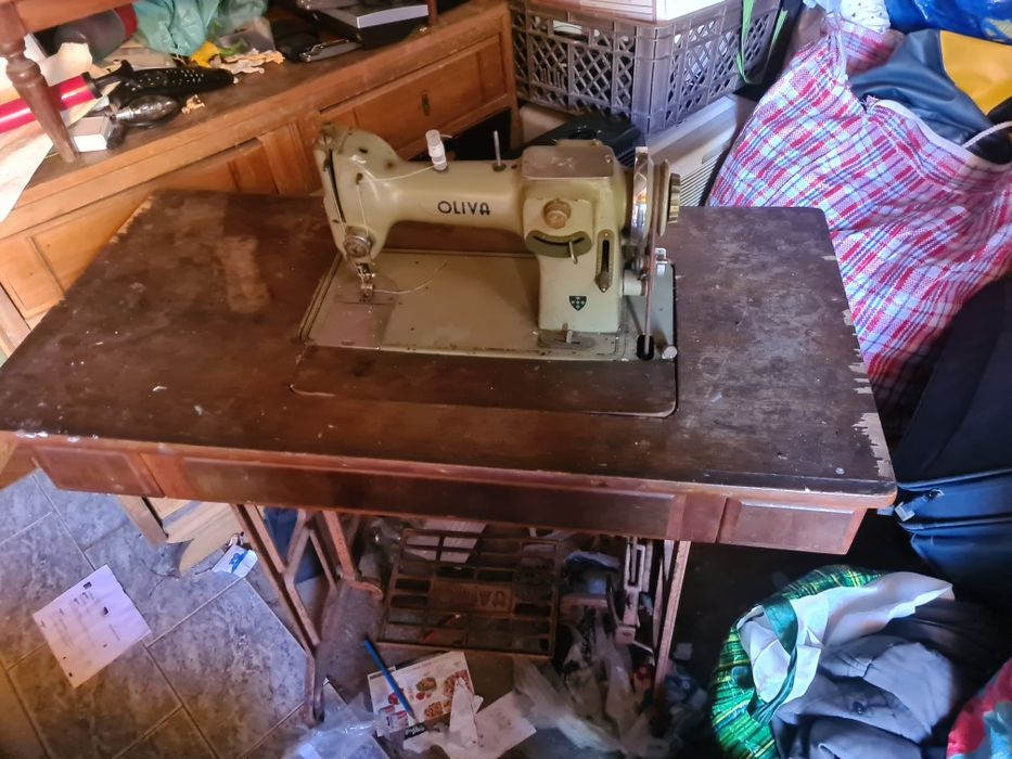 Tenho para venda maquina de costura