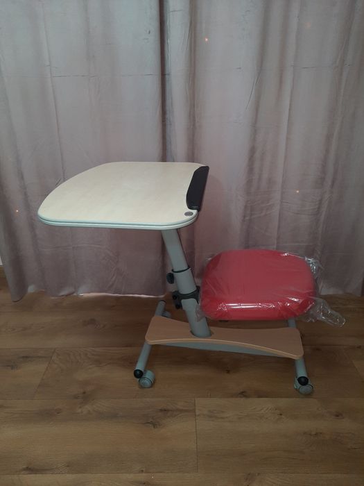 Stolik Ergonomiczny z Siedziskiem