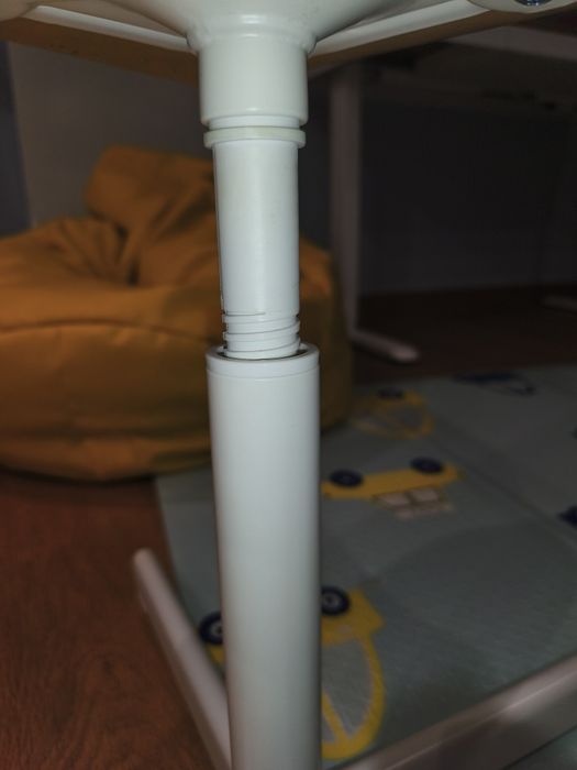 Fotel  regulowany  do biurka ,stolika  dla dziecka drewno Ikea super s