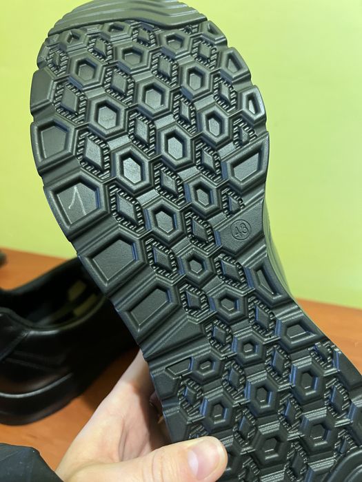 Кросівки шкіряні Ecco 43 розмір