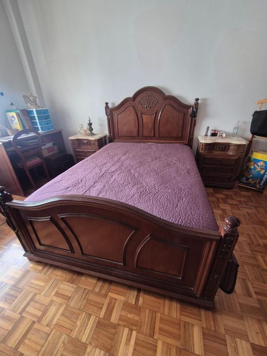 Cama Classica em Madeira Maciça