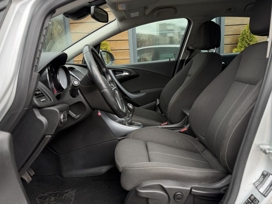 OPEL ASTRA 2016 року, 1.6 дизель, механіка, передній привід.