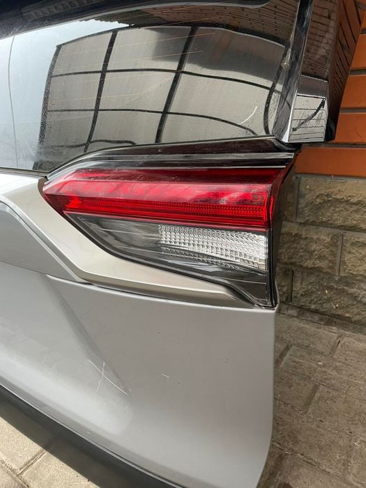 Крышка багажника Toyota rav 4 2019 ляда Тоtota Rav4 Кришка багажника