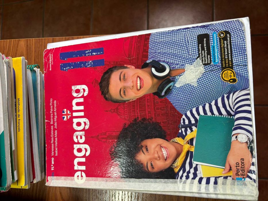 Livros Escolares 11º Ano 10 €