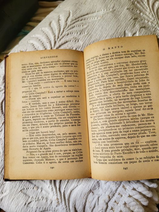 Livro Antigo "O Rapto" - Robert Louis Stevenson | Capa Dura