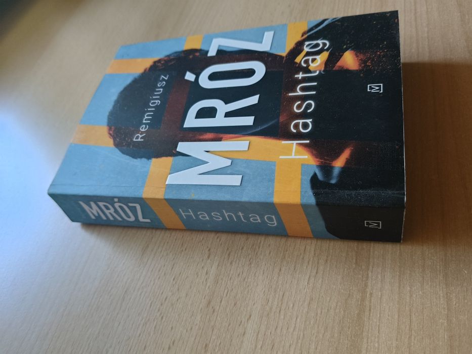 "Hashtag" Remigiusz Mróz
