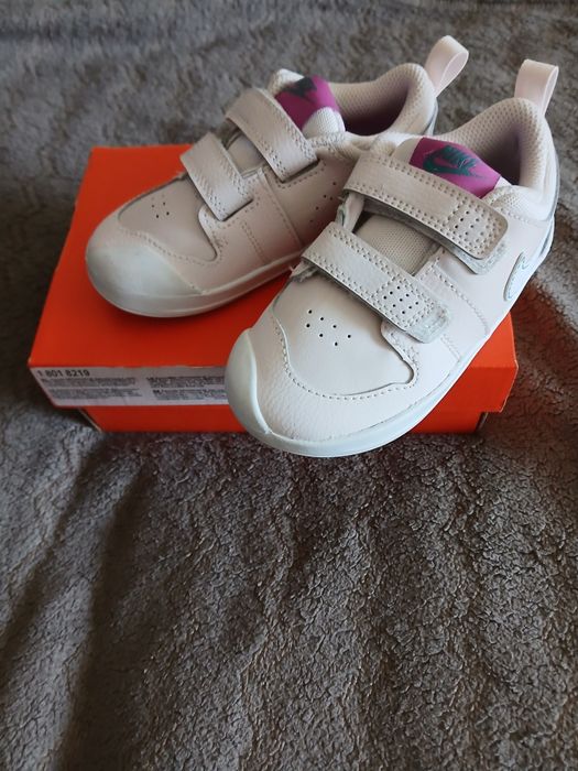 Sprzedam  śliczne  nowe  adidaski Nike
