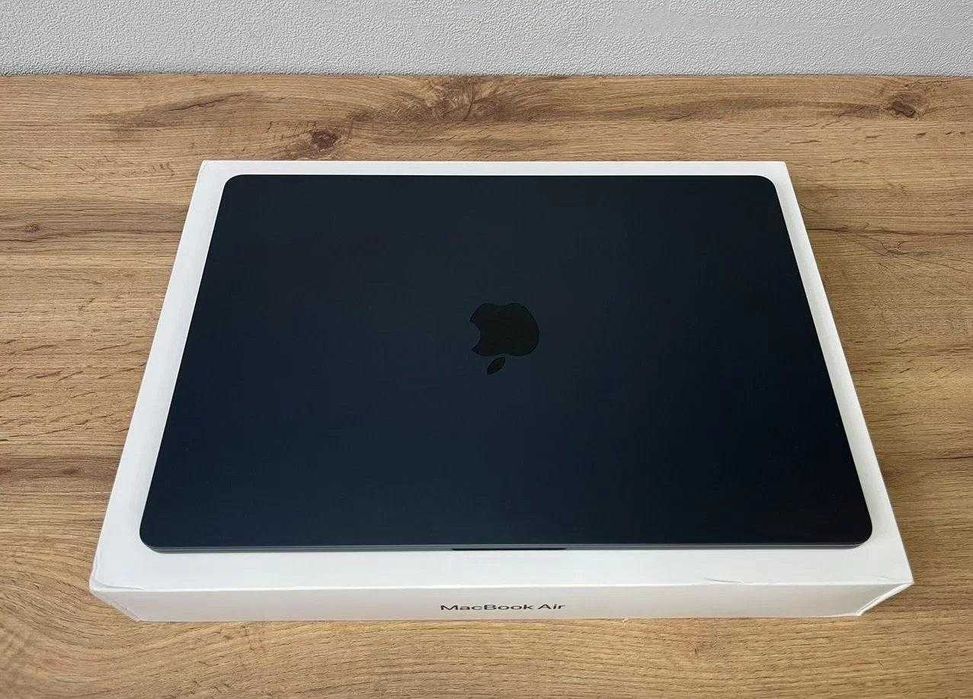 Apple MacBook Air 15 2025, M4 16/256 ГБ