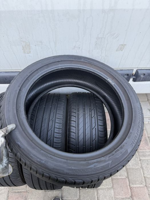 Колеса/резина/гума 215/50R18 Bridgestone