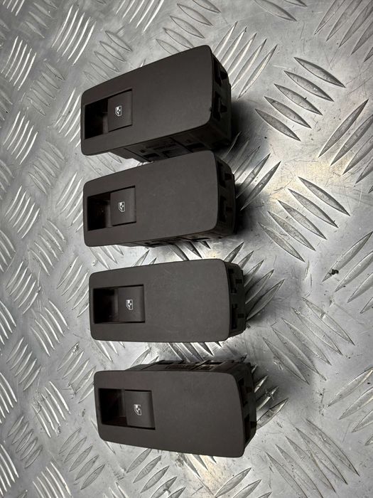 Кнопка стеклоподьемника  opel insignia astra j zafira meriva 13301889