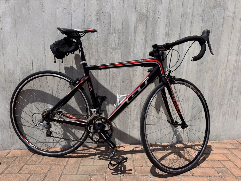 Bicicleta de estrada GT