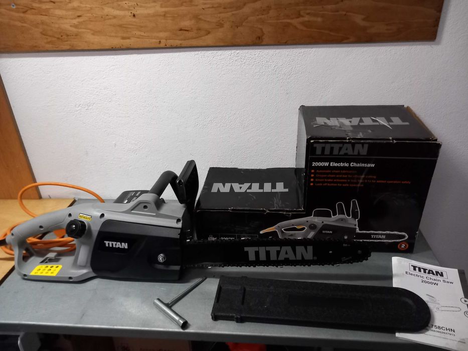Piła pilarka elektryczna Titan 2000 Wat ttl758chn nowa !!