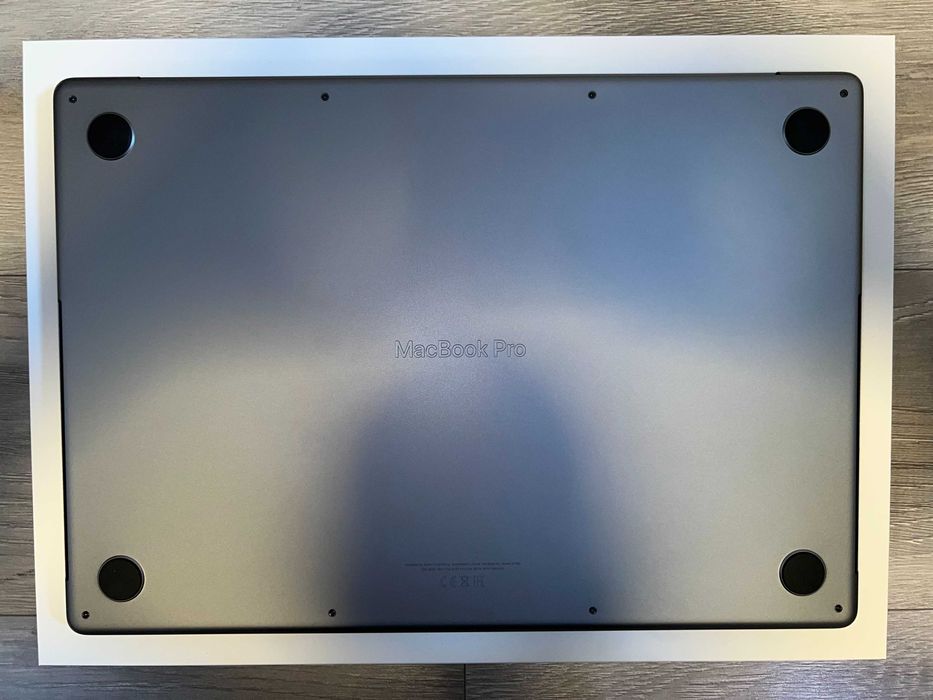 MacBook Pro 16" M2 Max, 96GB/8TB – jak nowy
