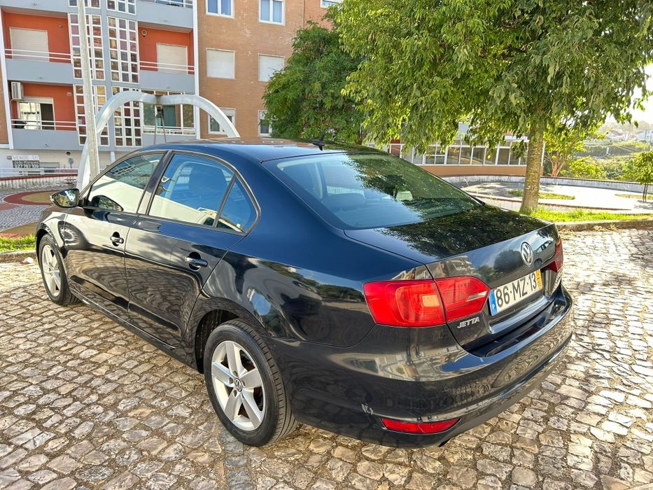 VW Jetta 1.6TDI Nacional impecável.