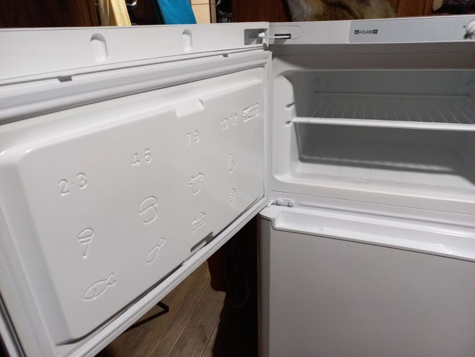 Холодильник Indesit tiaa 14