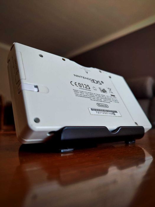 Nintendo DSi – Edição Especial Pokémon Black & White (Raro)