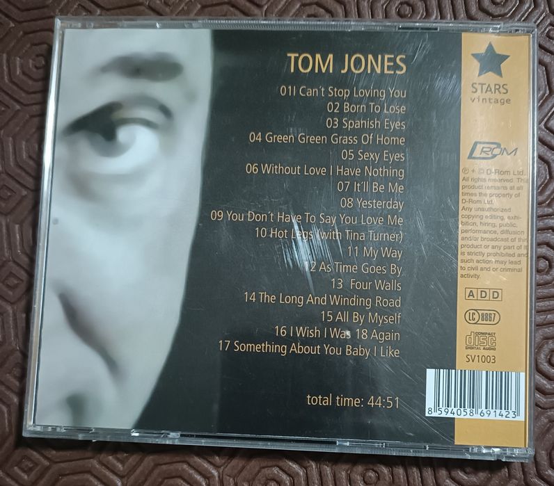 CD  -  Tom Jones431024143776491521
