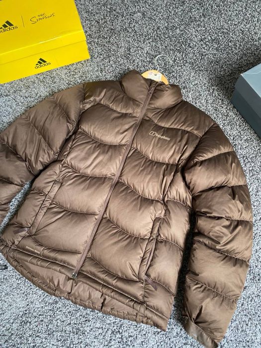 Пуховик berghaus коричневий р хс-с