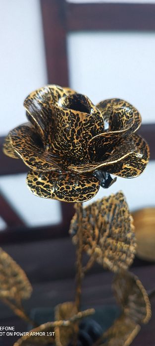 Ваза гранітна з тризубом