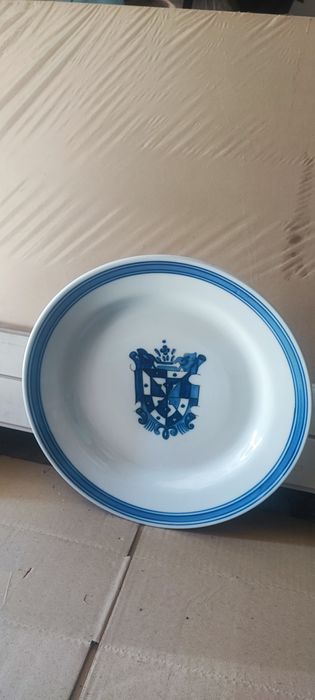 Prato pintado á mão.