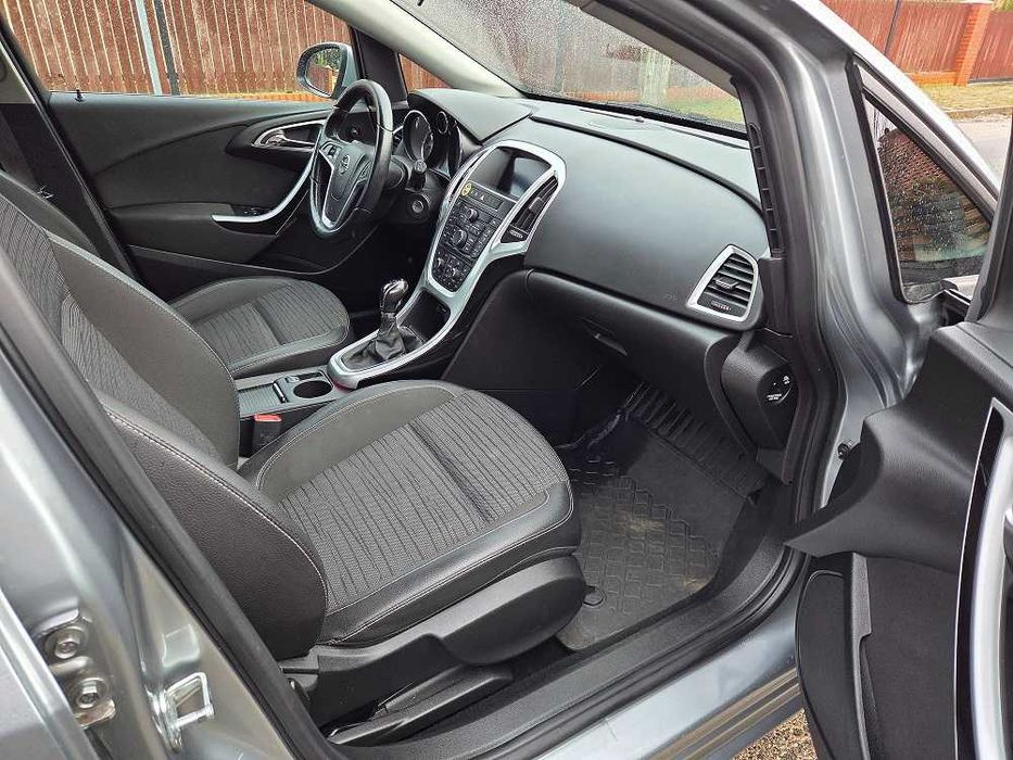 Opel Astra BEZWYPADKOWY -stan bdb-doinwestowany