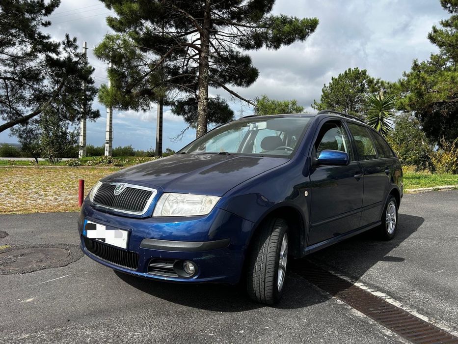 Skoda Fabia 1.2 12V ( Poucos kms)