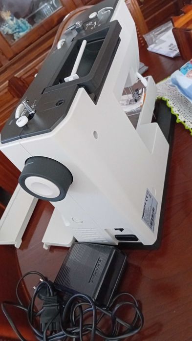 Vendo máquina costura Necchi