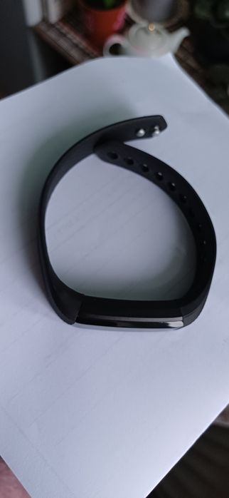 Фитнес-трекер ACME ACT101 Activity Tracker. 
Он отслеживает шаги, расс