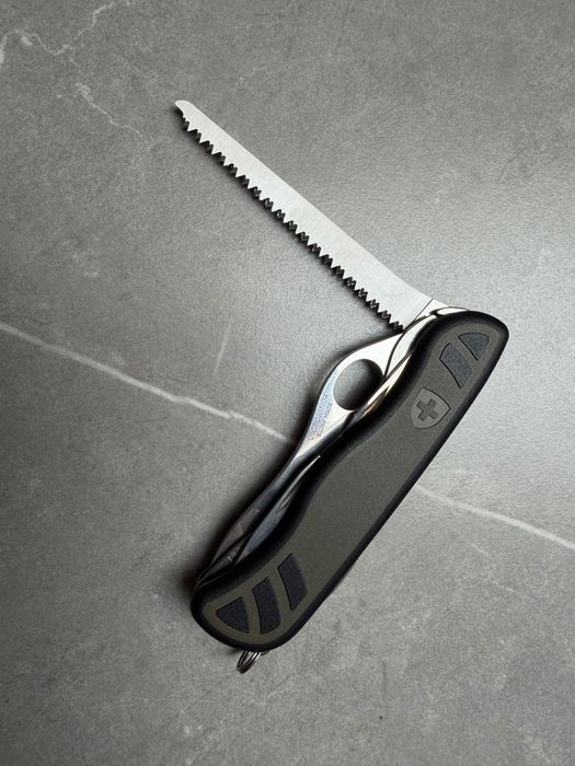 Zielony nóż kieszonkowy Victorinox Soldier One-Hand 0.8461.MWCH