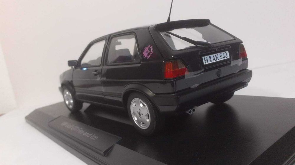 1/18 VW Golf GTI Fire and Ice - Norev