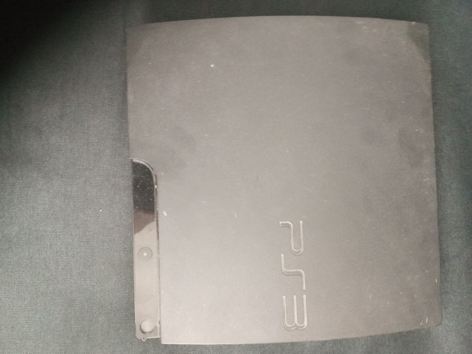 Ps3 usado em bom estado com comando e GTAv e fifa 16