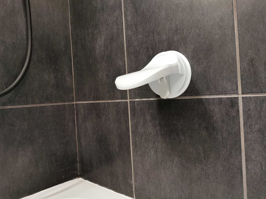 Podnóżek podstawka na stopę pod prysznic