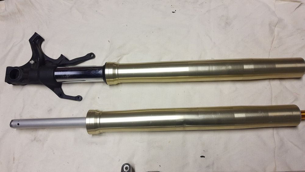 Вилка на мотоцикл Yamaha R1 2004-2005