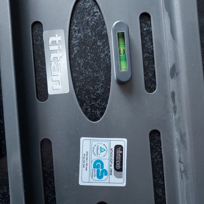 Uchwyt ścienny do telewizora