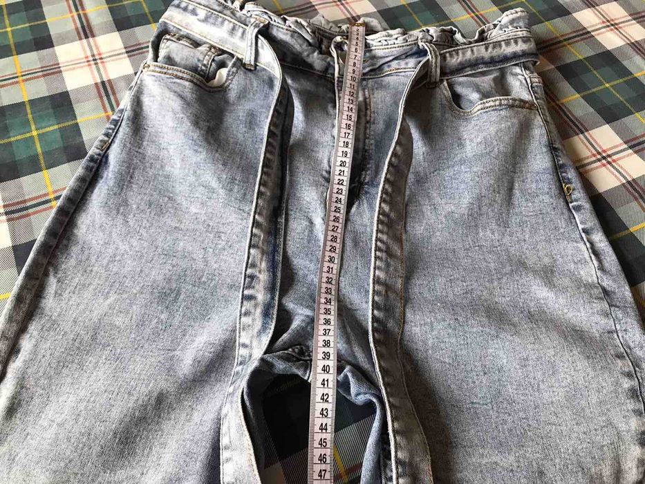 Женские джинсы boohoo на высокой посадке размер 52-52.