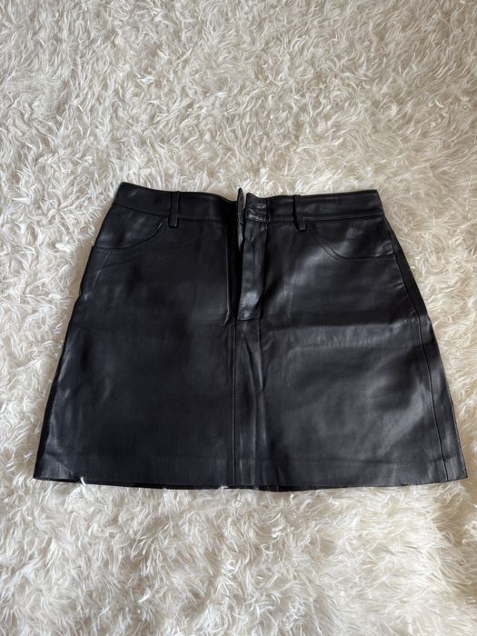 Чёрная юбка  Mango из экокожи, размер S