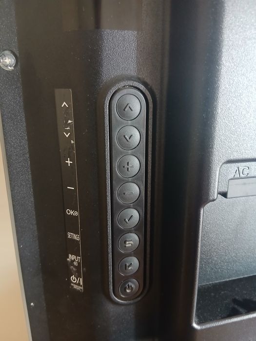 Vendo Televisão LG