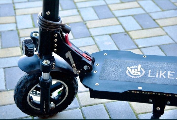 Еектросамокат    LIKE BIKE