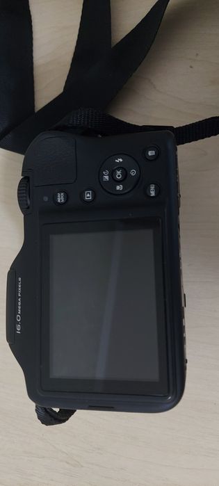 Фотоаппарат бренда  Samsung GX-1S и фотоаппарат SilverCrest